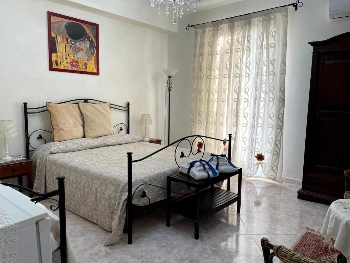 Bed and Breakfast Le Lumie Pachino Esterno foto